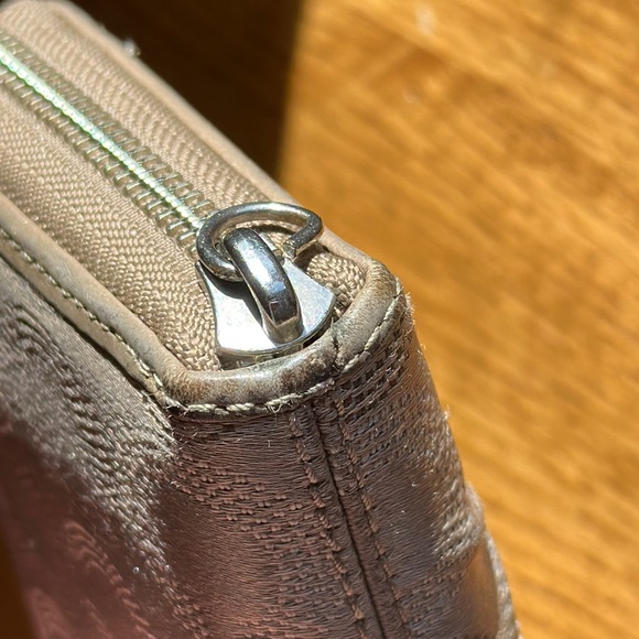 Authentic Coach Zipper Wallet - Picture 15 of 17